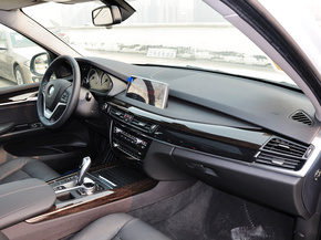 宝马(进口)  xDrive35i 3.0T 自动 中控台右侧