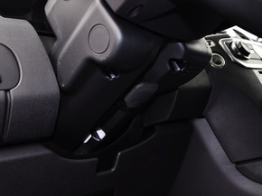 路虎  3.0T SD V6 方向盘调节