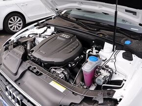 奥迪(进口) 45TFSI 2.0T CVT 发动机主体特写