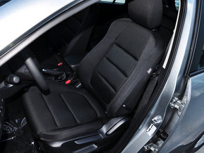 长安马自达 2.0L 自动 驾驶席座椅前45度视图