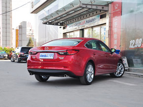 一汽马自达  2.5L 自动 车辆右侧尾部视角