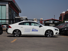 沃尔沃(进口) 改款 2.0T 自动 车辆正右侧