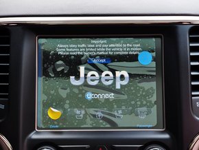 Jeep  3.0L 自动 中控仪表台上方