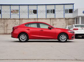 长安马自达  三厢 1.5L 自动 车辆正右侧