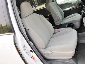 丰田(进口)  3.5L 自动 副驾驶席座椅45度特写