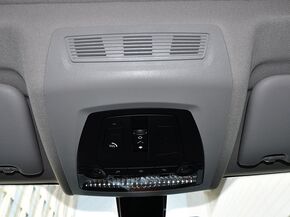 华晨宝马 528Li 前排车顶中央特写