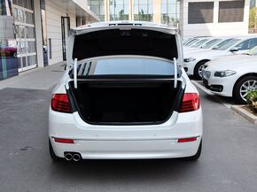 华晨宝马 528Li 后备箱整体特写