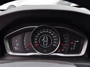 沃尔沃亚太 2.0T 自动 方向盘后方仪表盘