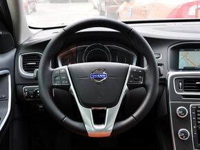 沃尔沃亚太  2.0T 自动 方向盘整体