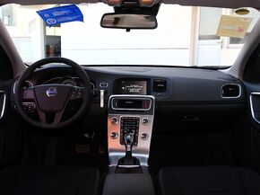 沃尔沃亚太  2.0T 自动 中控台整体