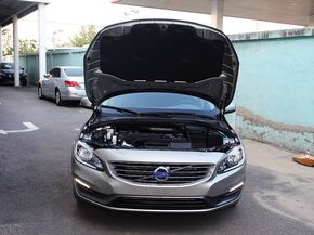 沃尔沃亚太  2.0T 自动 车辆发动机舱整体