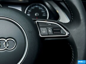一汽奥迪  35 TFSI 自动 方向盘右侧