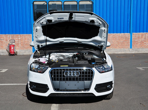 一汽奥迪  30 TFSI 车辆发动机舱整体