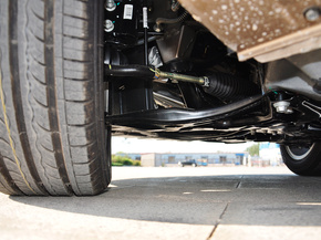 吉利汽车  三厢 1.5L 手动 前悬架特写