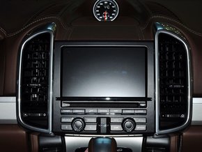 保时捷  Cayenne Turbo 4.8T 中控仪表台上方