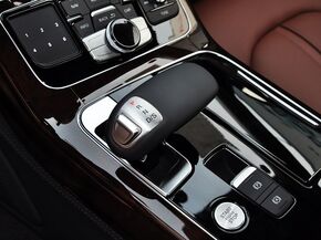 奥迪(进口)  45 TFSI 挂档把手特写