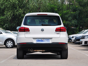 上海大众  1.8TSI 自动 车辆正后方尾部视角