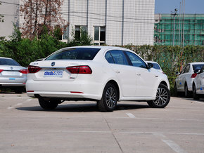 上海大众  1.4TSI DSG 车辆右侧尾部视角