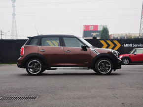 MINI  1.6T 车辆正右侧