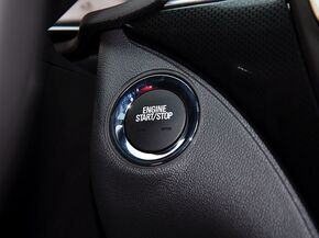 别克  1.6T 自动 车辆点火开关特写
