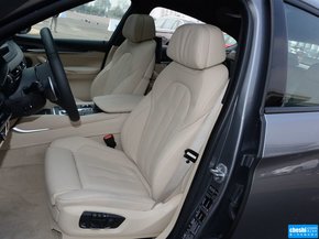 宝马(进口)  xDrive50i 驾驶席座椅正视图