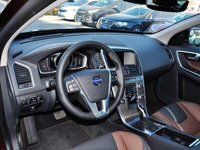 沃尔沃亚太 2.0T 中控台左侧