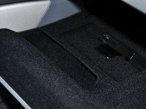 一汽奥迪  40 TFSI 手套箱细节特写