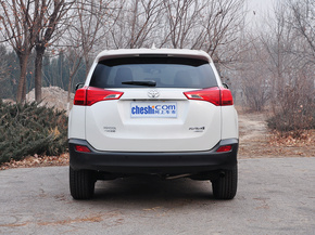 一汽丰田  2.0L CVT 车辆正后方尾部视角