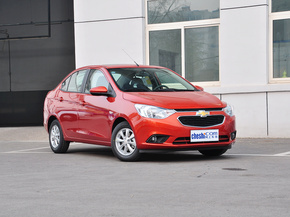 雪佛兰  赛欧3 1.5L 手动 车辆右侧45度角