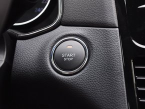 红旗  1.8T 自动 车辆点火开关特写
