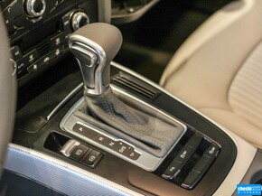 一汽奥迪  35 TFSI 自动 挂档把手特写