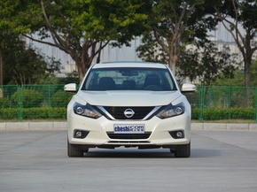 东风日产  2.5L 正前