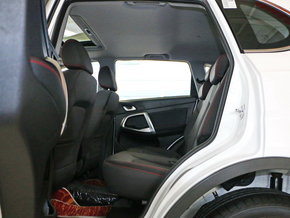 奇瑞汽车  1.5T 第二排空间