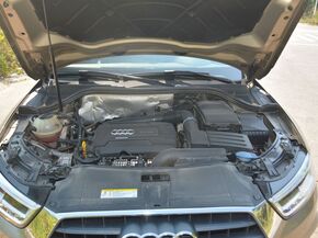 一汽奥迪 40 发动机舱