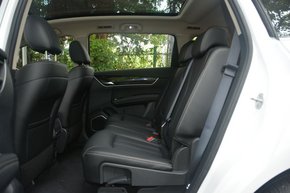 比亚迪  1.5T 第二排空间