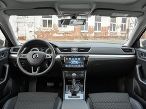 斯柯达 TSI330 大中控全景