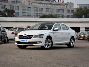 斯柯达 TSI330 左前正45度