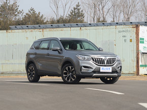 华晨中华  1.5T 右前正45度