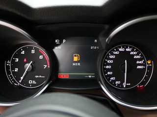 阿尔法.罗密欧 2.0T 280HP 仪表盘