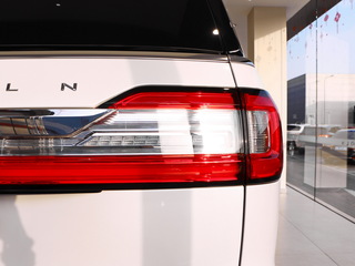 林肯  3.5T 右后尾灯