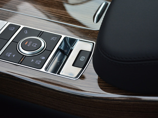 路虎  3.0 V6 SC Vogue SE 手刹/驻车按键