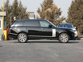 路虎  5.0 V8 SC 正右侧