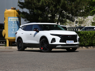 雪佛兰  Redline 650T 右前正45度