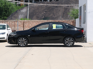 雪佛兰  轻混 RS 330T 自动畅快版 正左侧