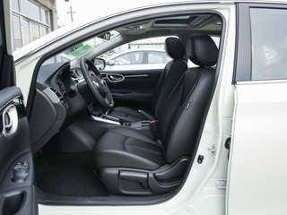 东风日产  经典 1.6XL 前排空间