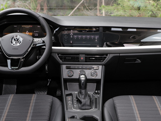 上汽大众  1.5L 中控台