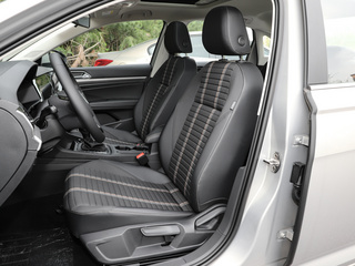 上汽大众  1.5L 第二排座椅