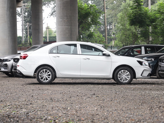 吉利汽车  UP 1.5L 正右侧