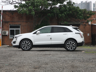 凯迪拉克(国产)  2.0T 正左侧