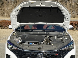 长安汽车  逸动PLUS 蓝鲸NE 1.4T GDI 发动机舱